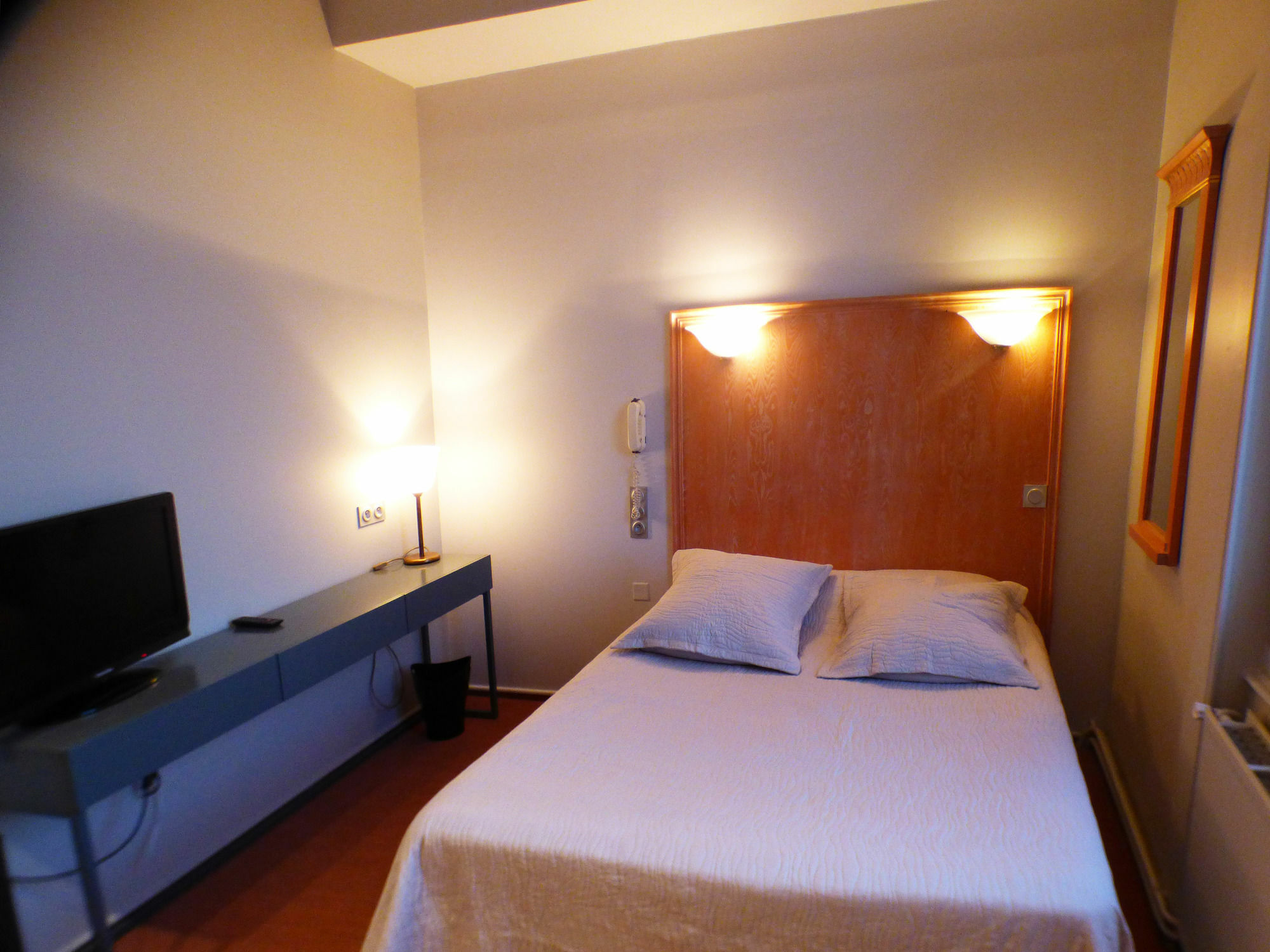 Hotel Terminus Du Forez Saint-etienne Centre Gare Chateaucreux 3*